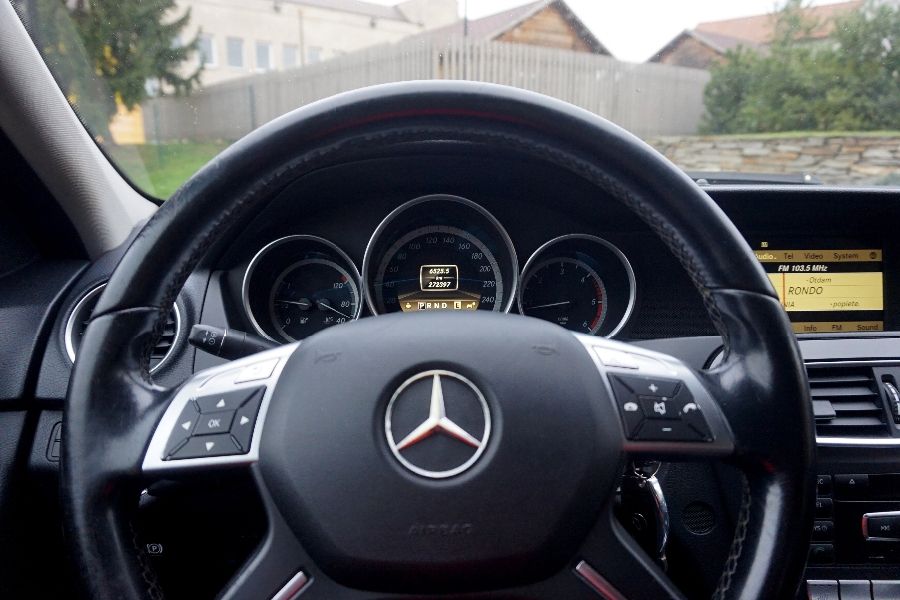 Mercedes-Benz C220 | 8
