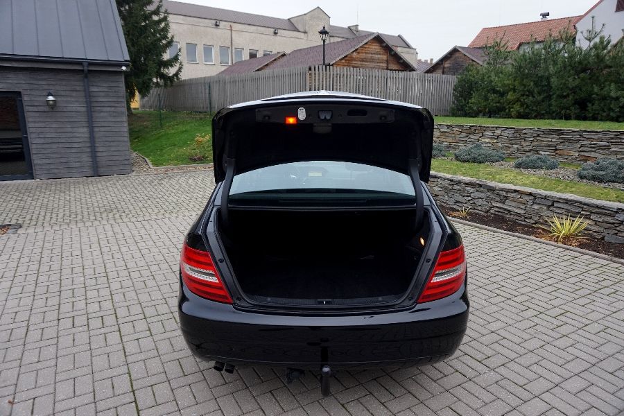 Mercedes-Benz C220 | 4