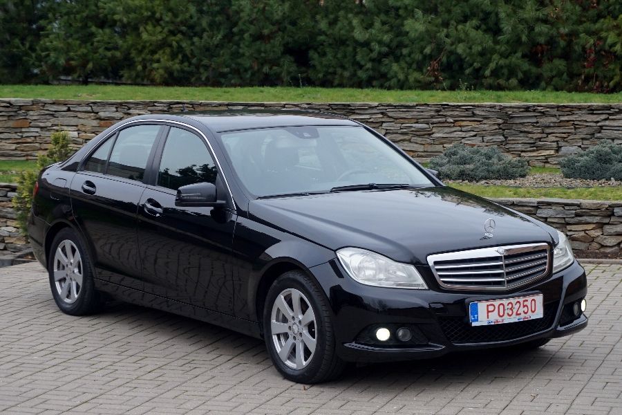 Mercedes-Benz C220 | 1