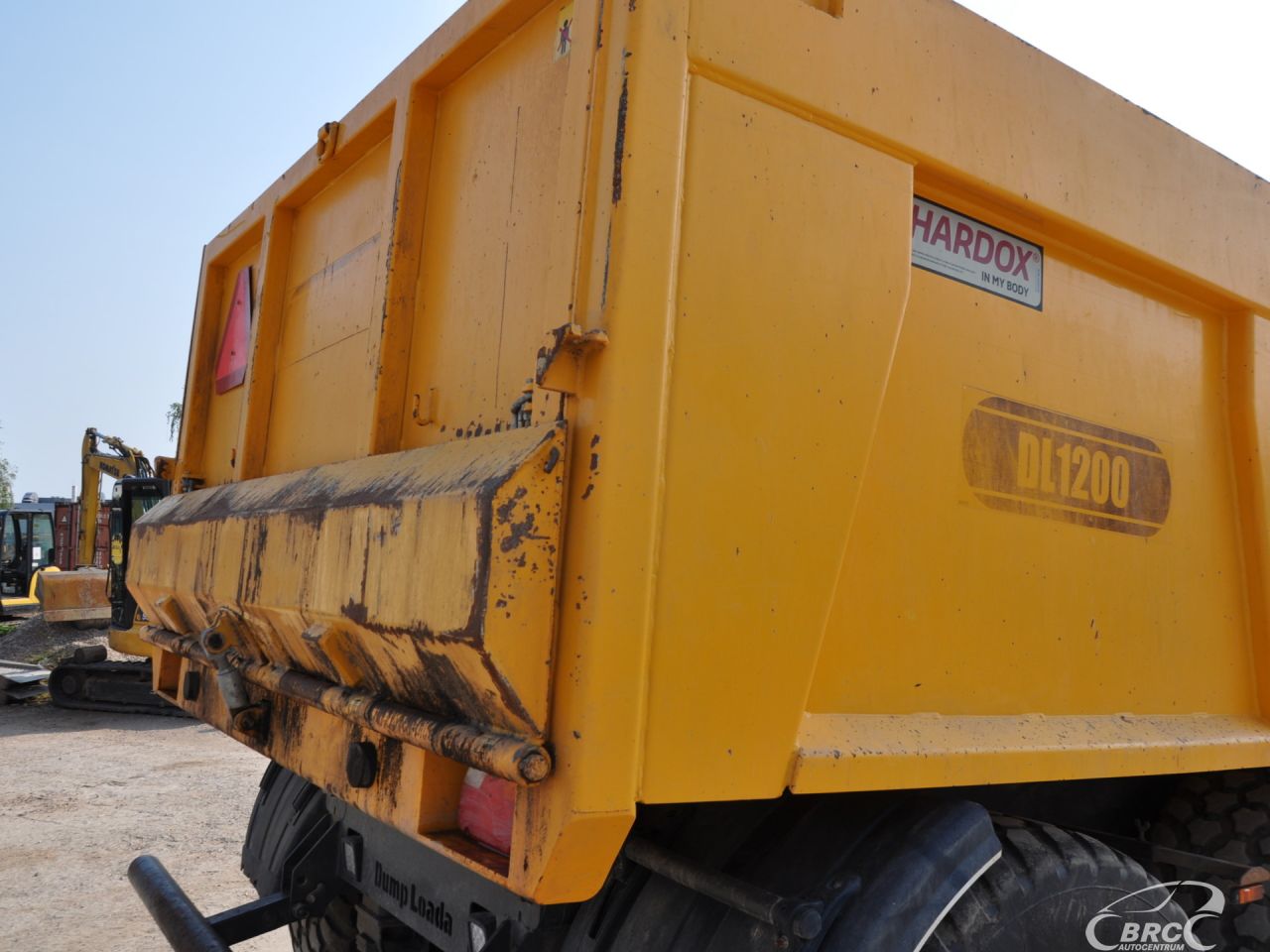 DL1200 trailer | 11