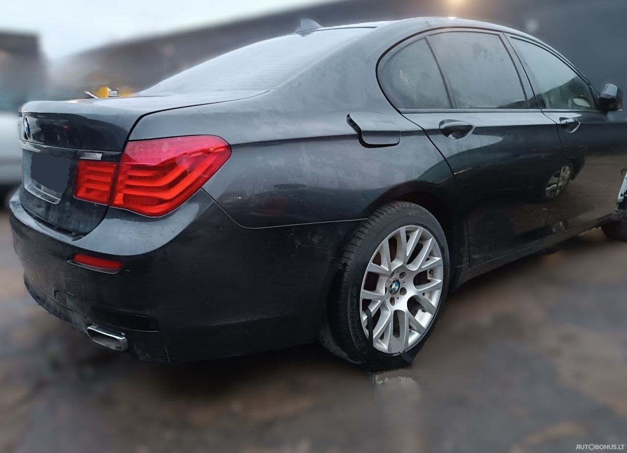 BMW 7 serija, Sedanas | 10