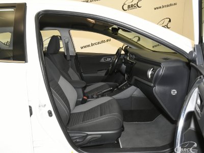 Toyota Auris | 3