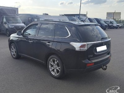 Mitsubishi Outlander | 3