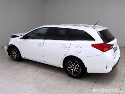 Toyota Auris | 3