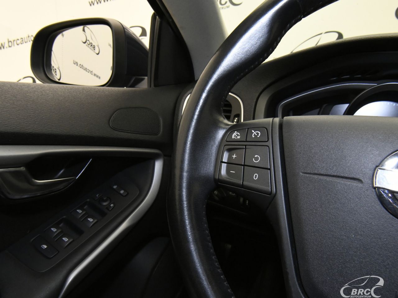 Volvo V40 | 28