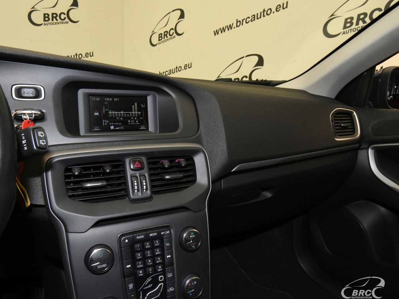 Volvo V40 | 25