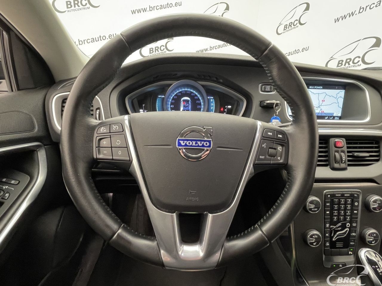 Volvo V40 | 25