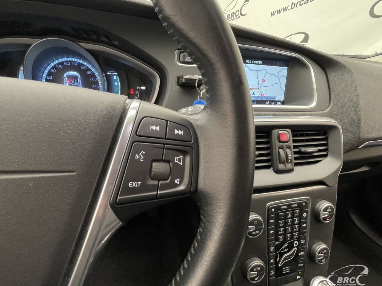 Volvo V40 | 26