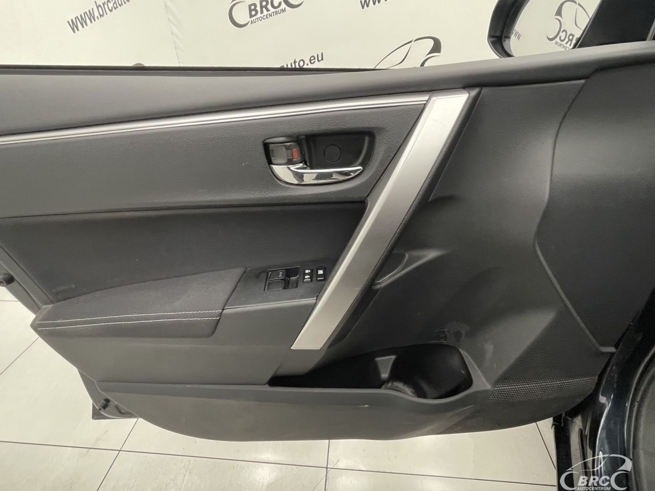 Toyota Corolla | 18