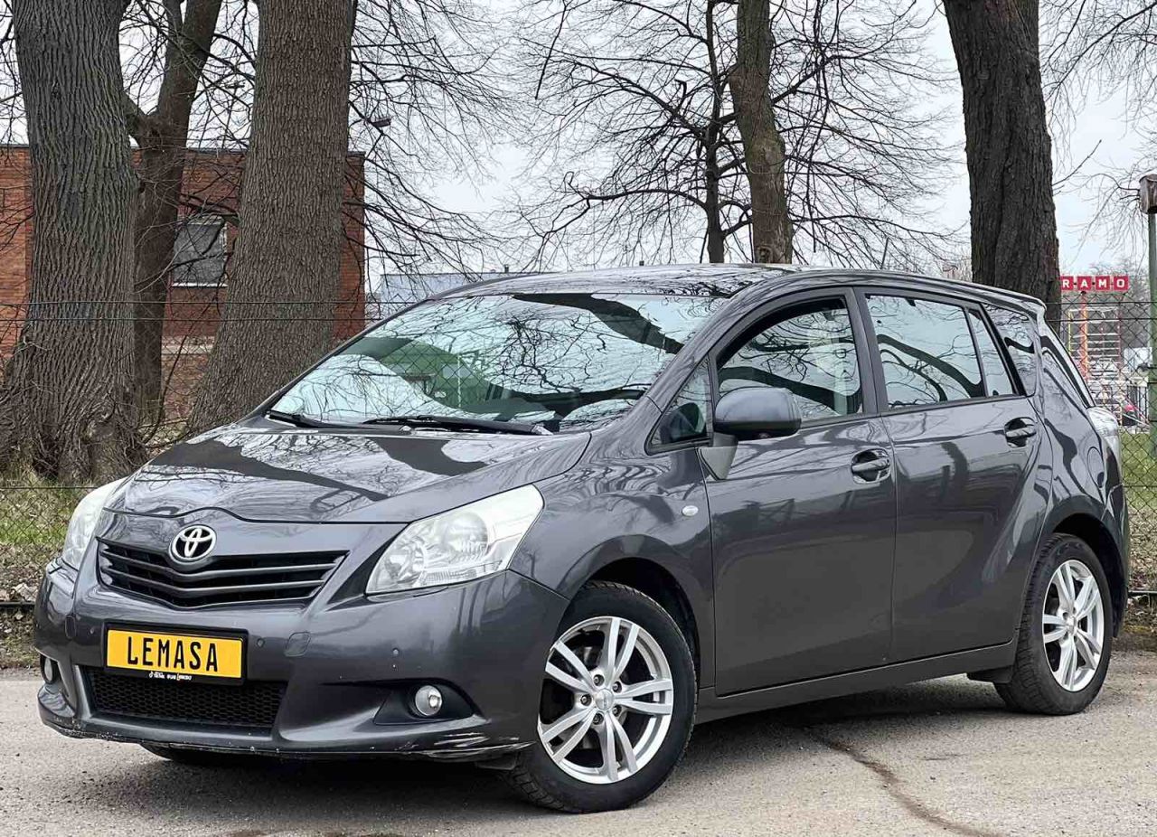 Toyota Verso, Минивэн