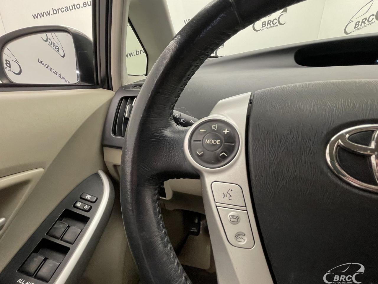 Toyota Prius | 28