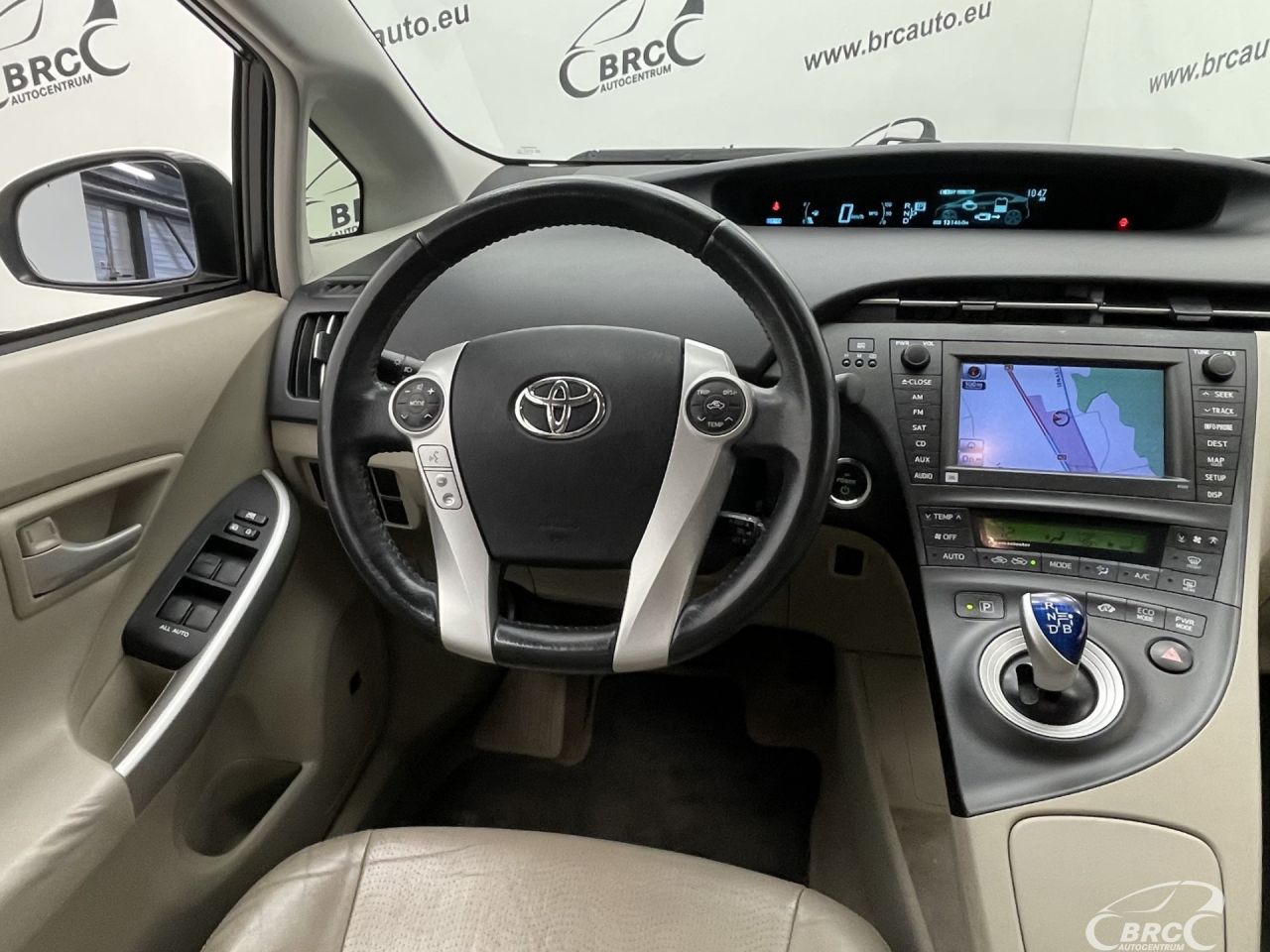 Toyota Prius | 12