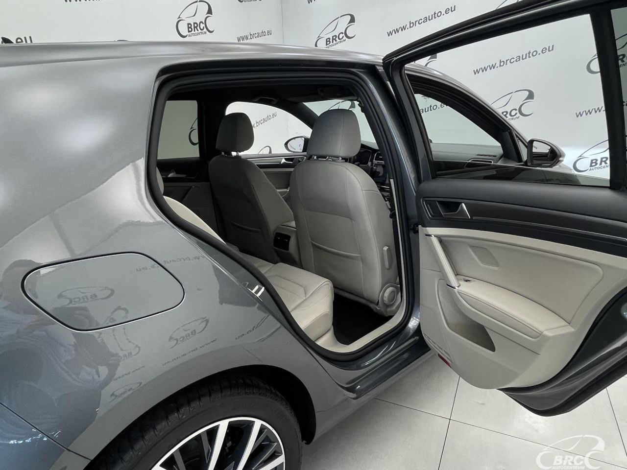 Volkswagen Golf | 11