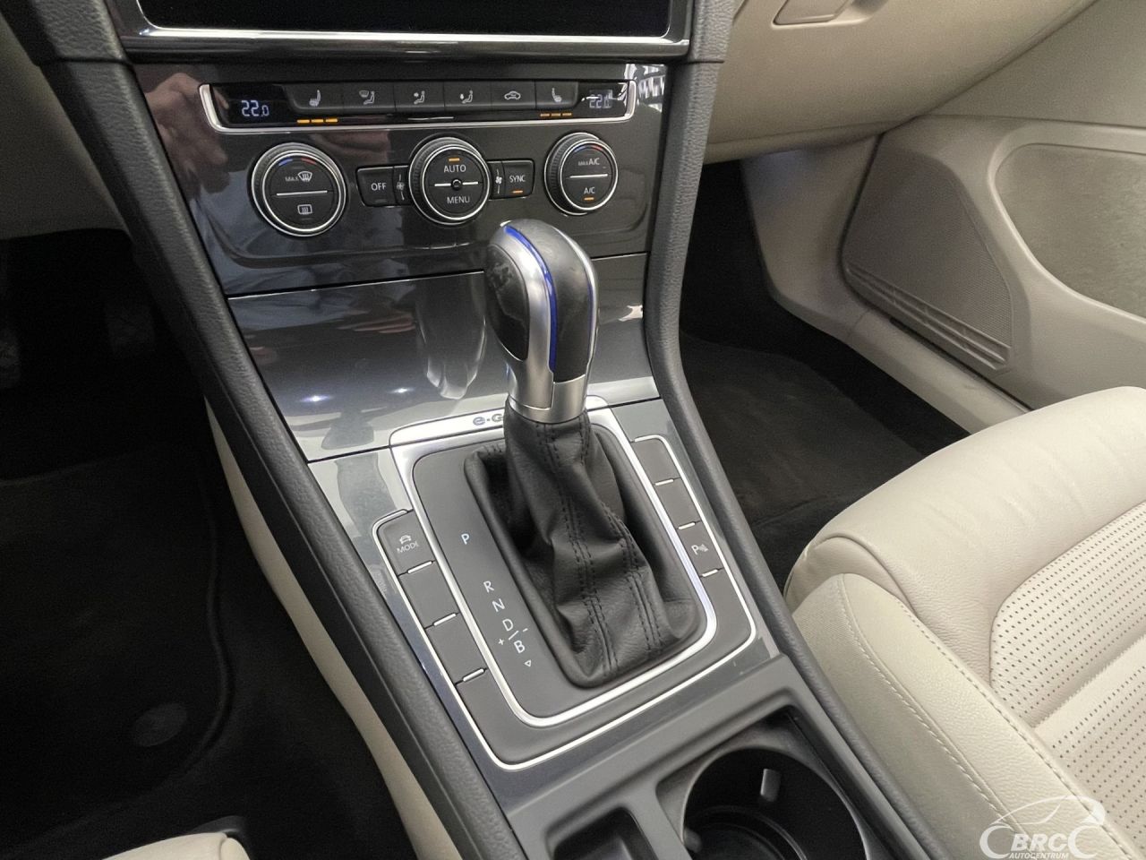 Volkswagen Golf | 23