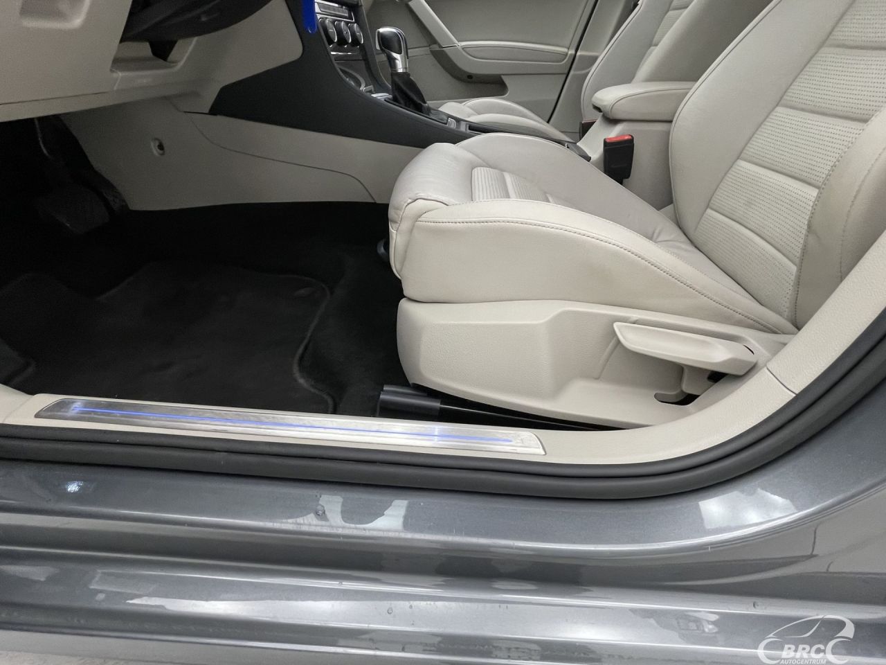 Volkswagen Golf | 19
