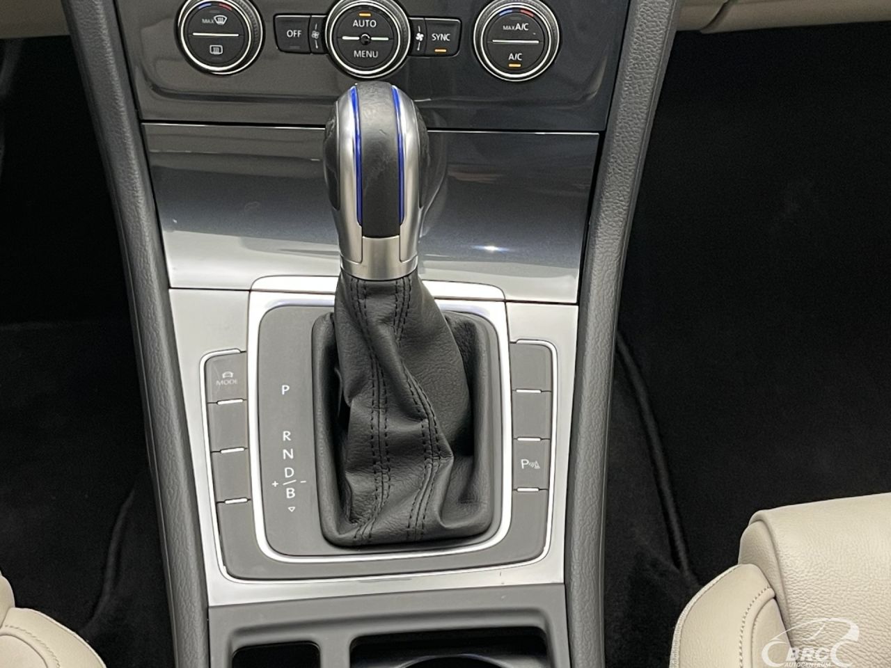 Volkswagen Golf | 16