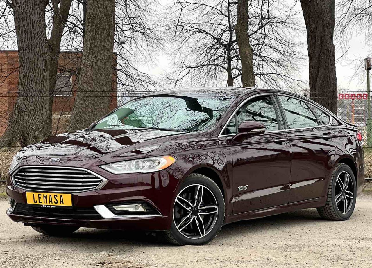Ford Fusion, saloon
