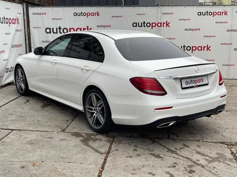 Mercedes-Benz E220 | 4