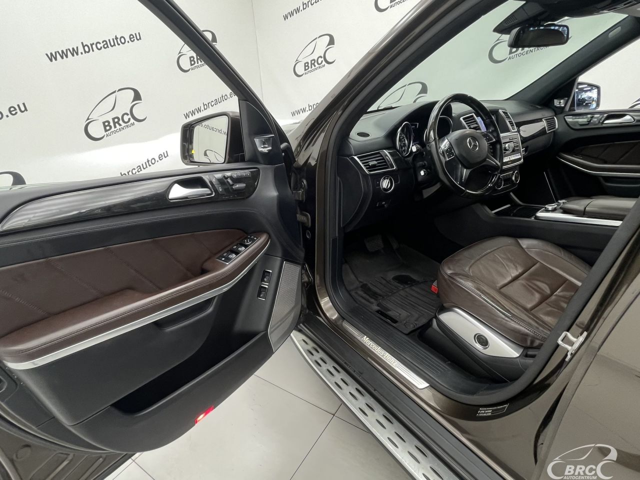Mercedes-Benz GL350 | 23