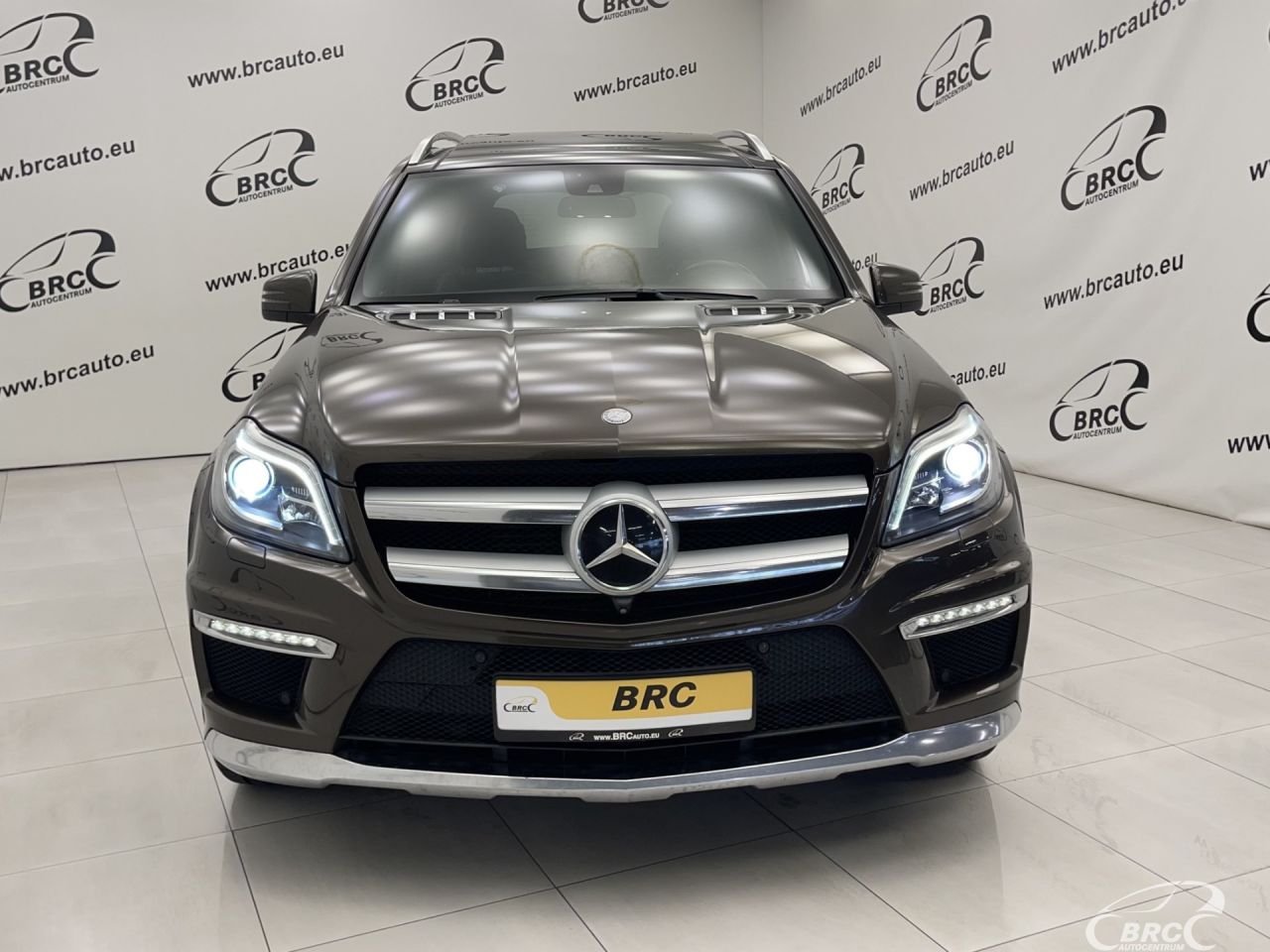 Mercedes-Benz GL350 | 51