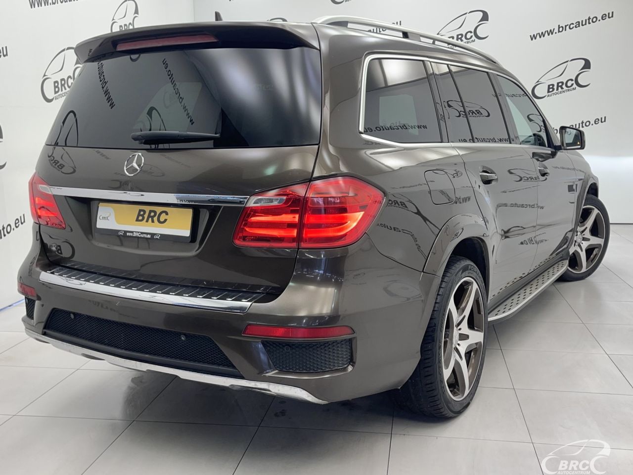 Mercedes-Benz GL350 | 50