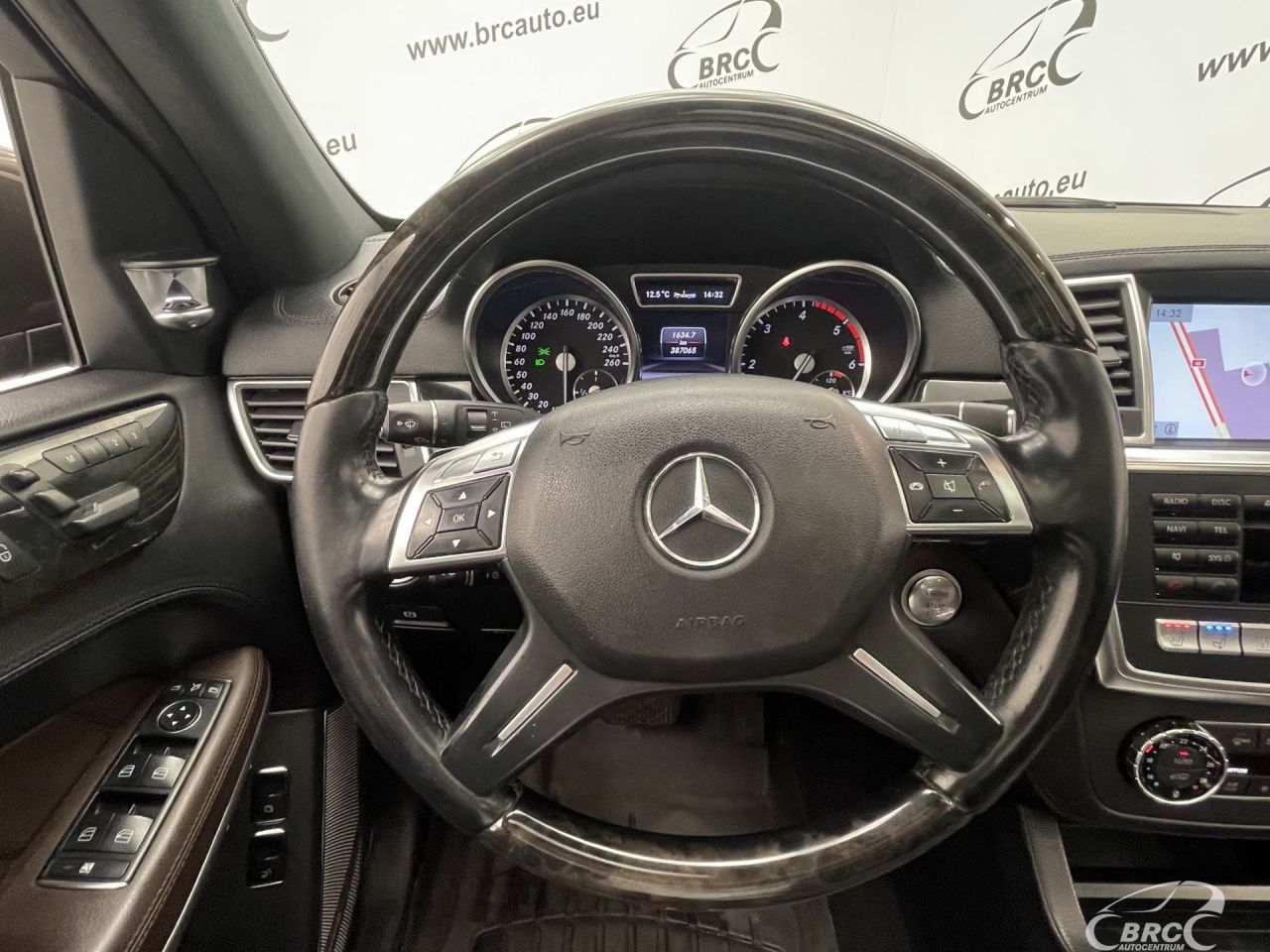Mercedes-Benz GL350 | 32