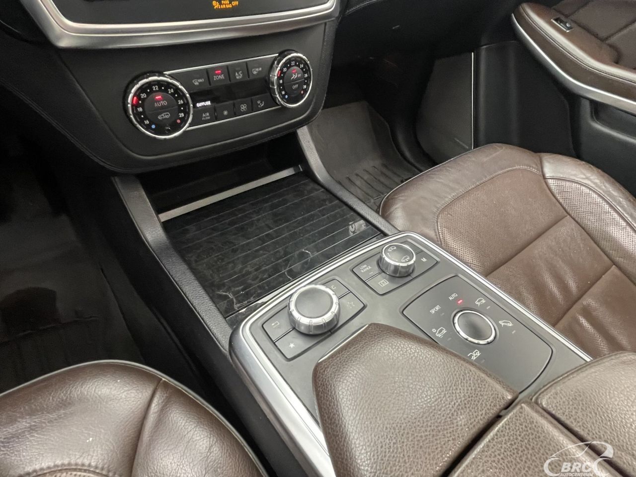 Mercedes-Benz GL350 | 30