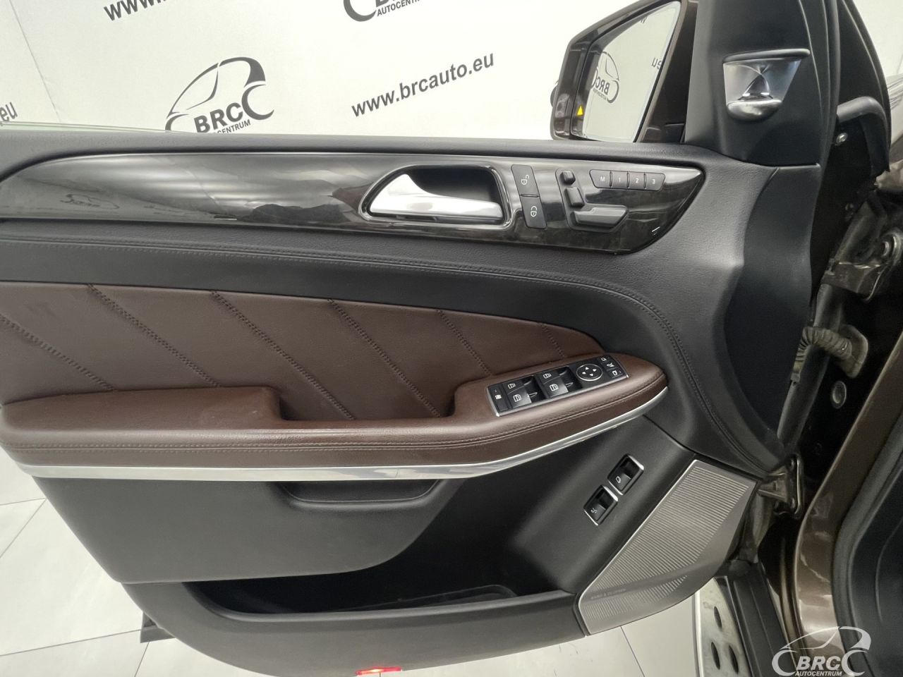 Mercedes-Benz GL350 | 24