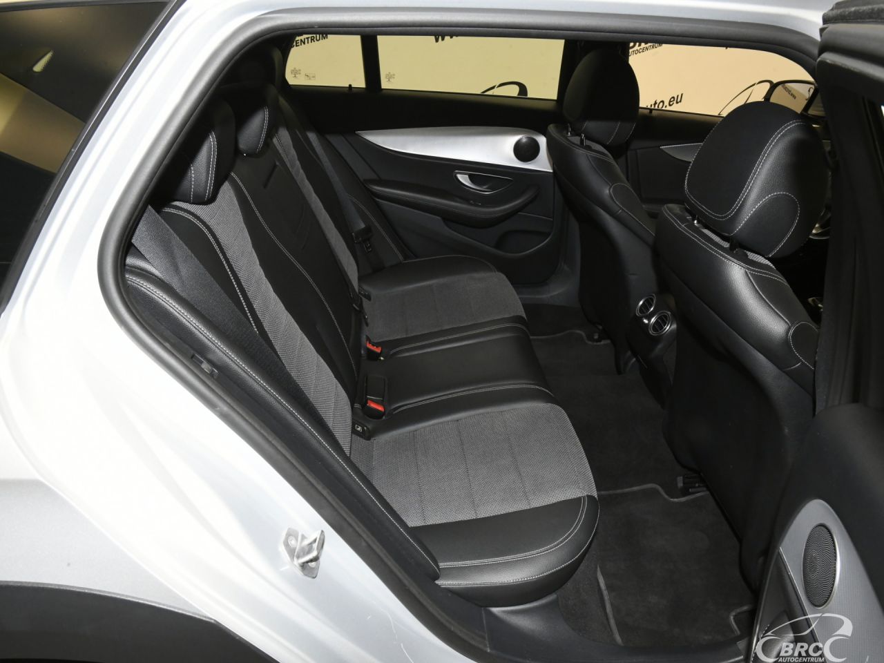 Mercedes-Benz E220 | 9