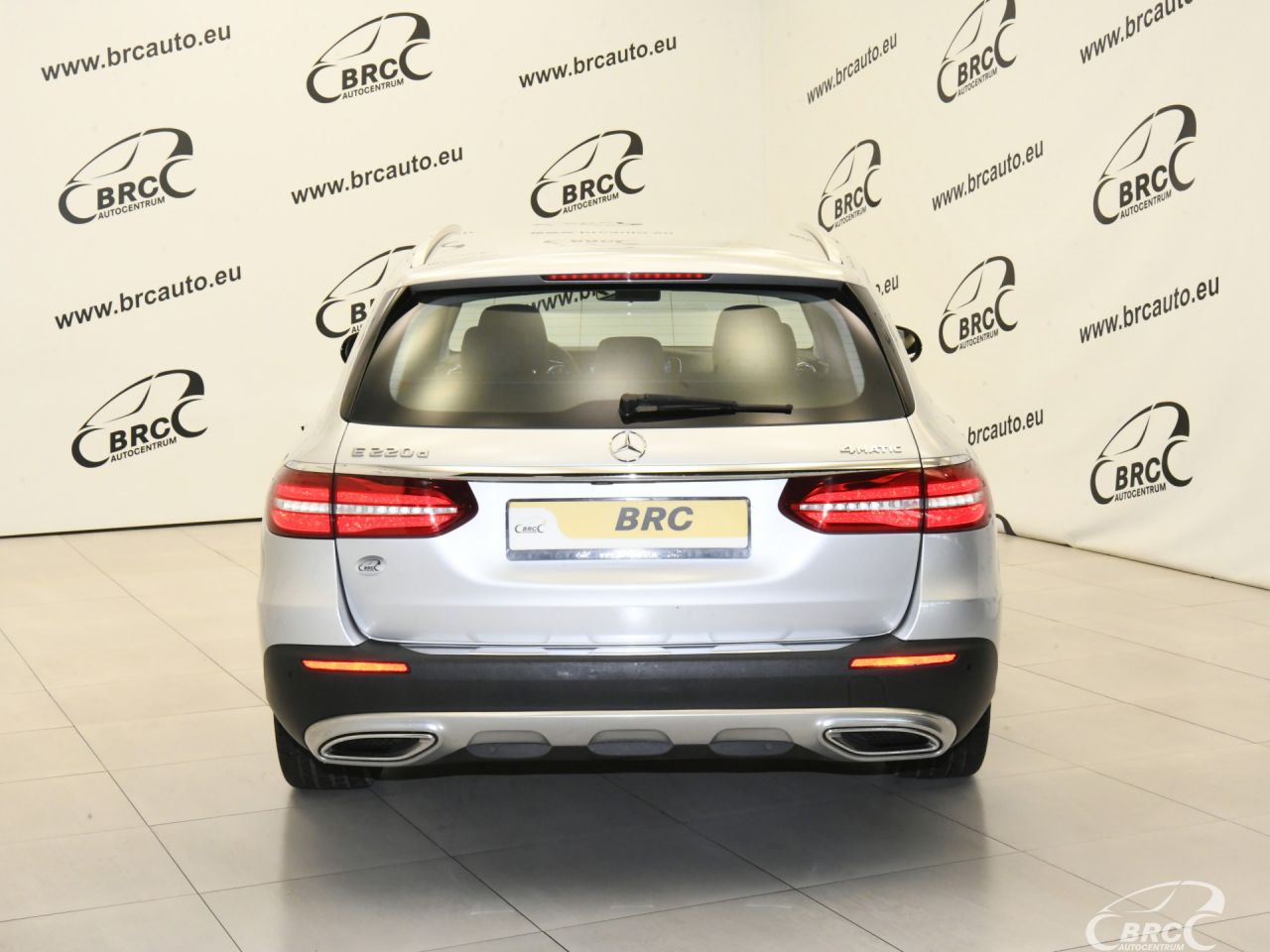 Mercedes-Benz E220 | 48