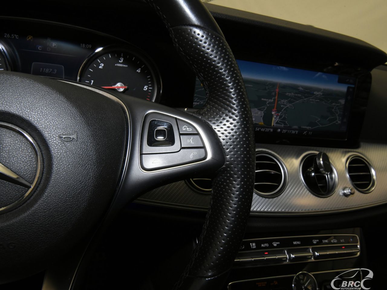 Mercedes-Benz E220 | 26