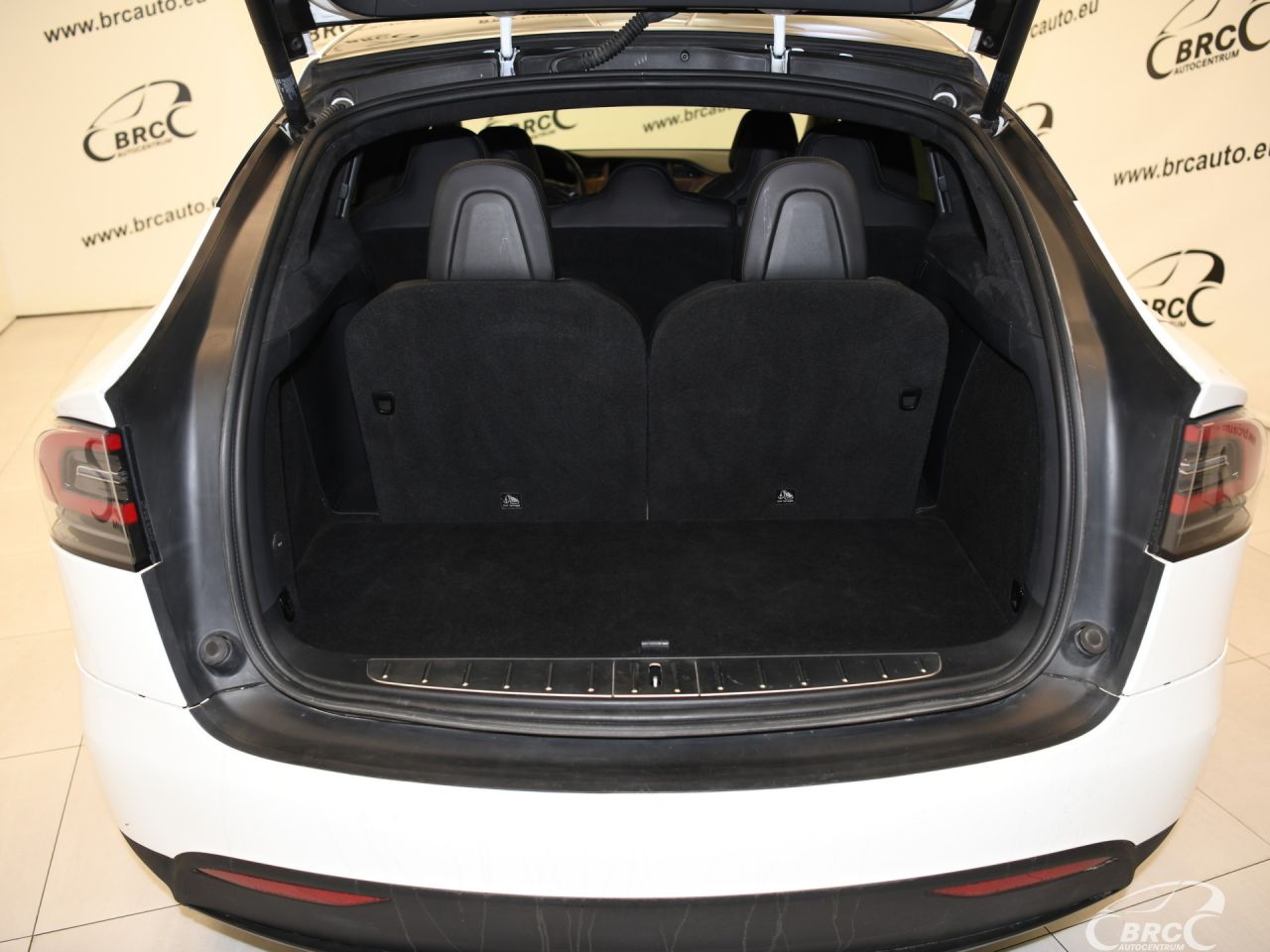 Tesla Model X | 33