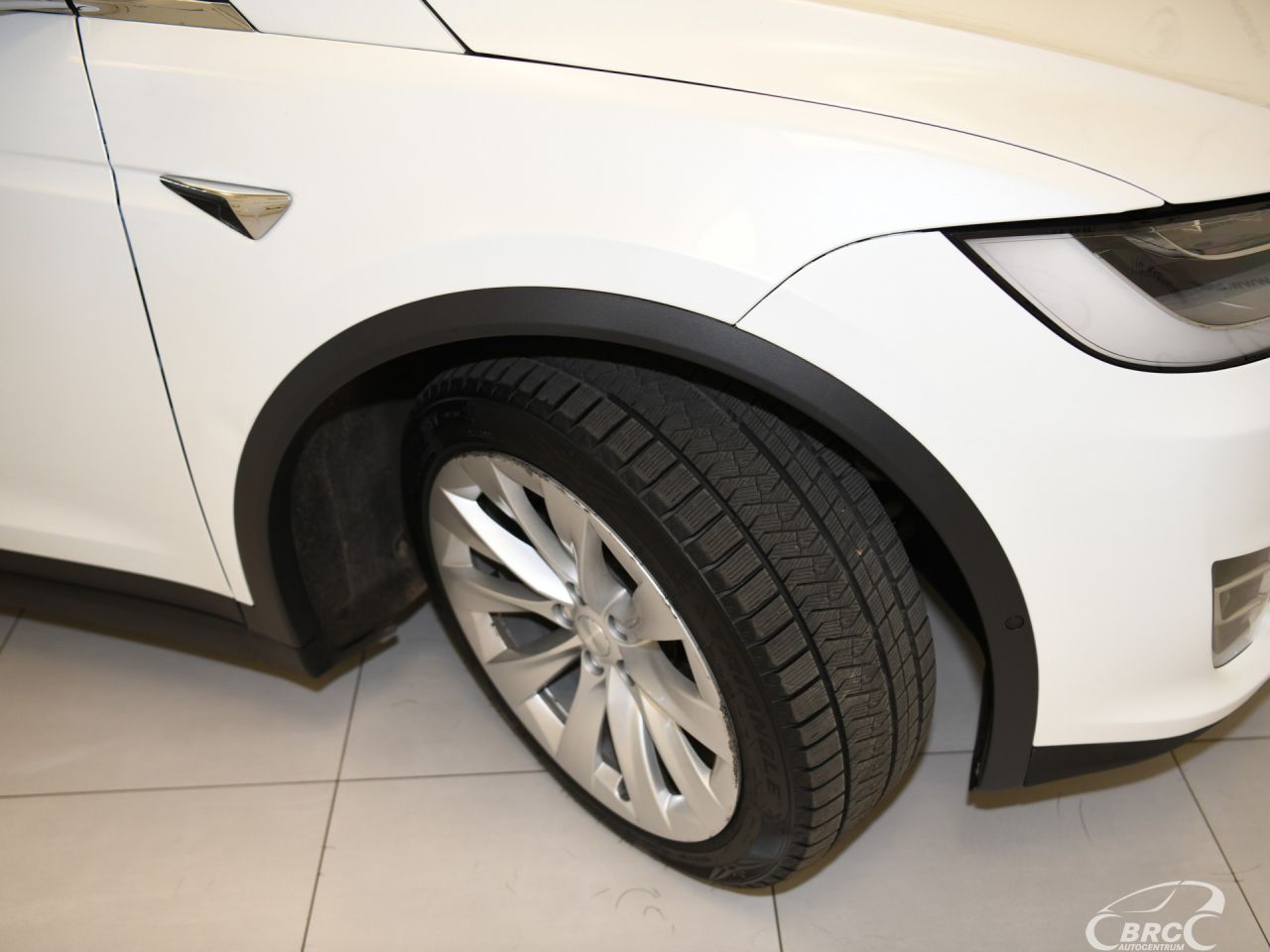 Tesla Model X | 32