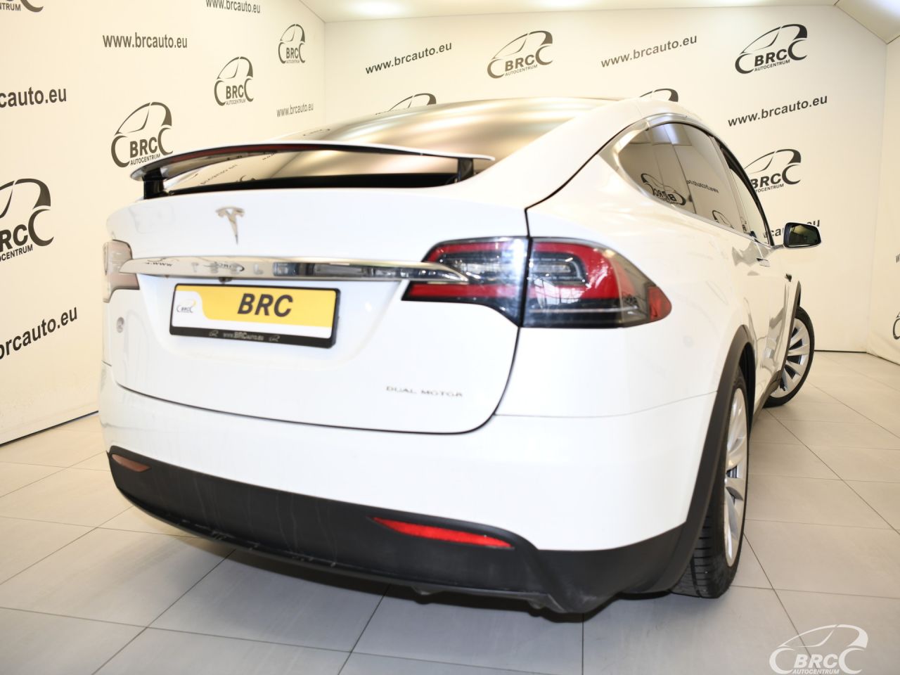 Tesla Model X | 37