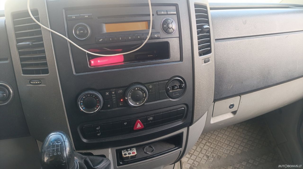 Mercedes-Benz Sprinter | 9