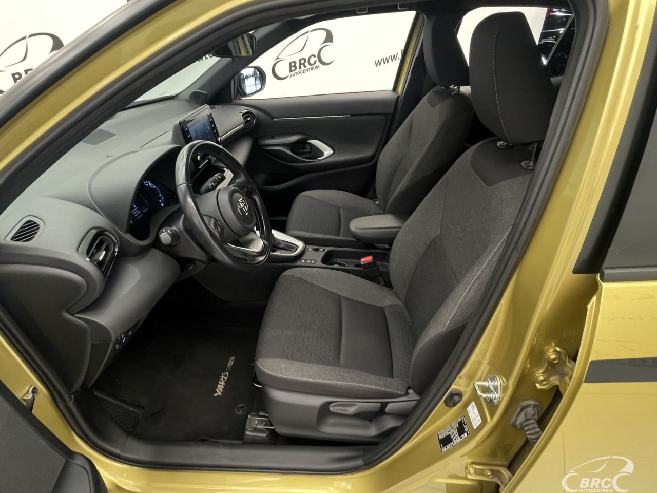 Toyota Yaris | 17