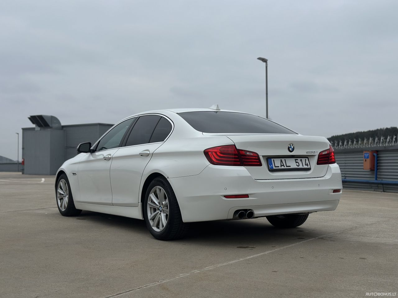 BMW 528 | 7