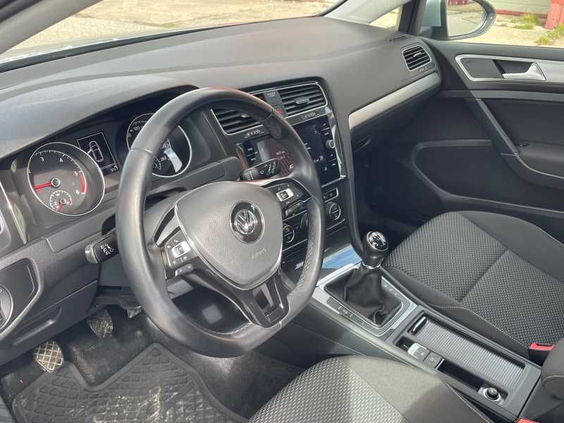 Volkswagen Golf | 5
