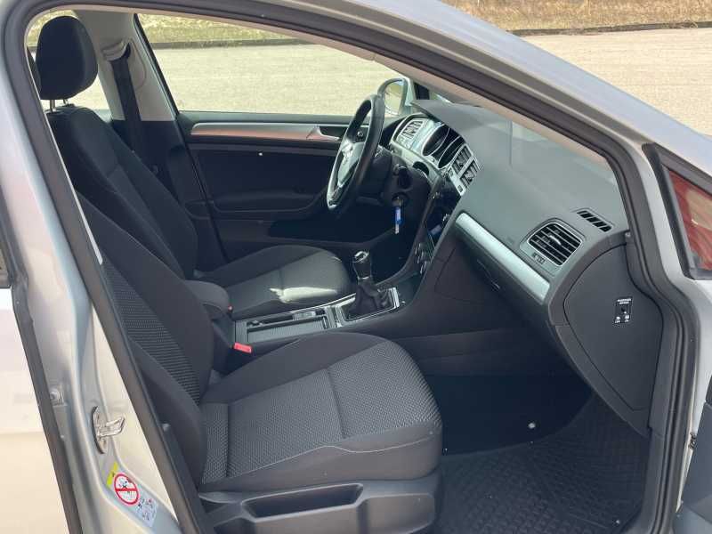 Volkswagen Golf | 8