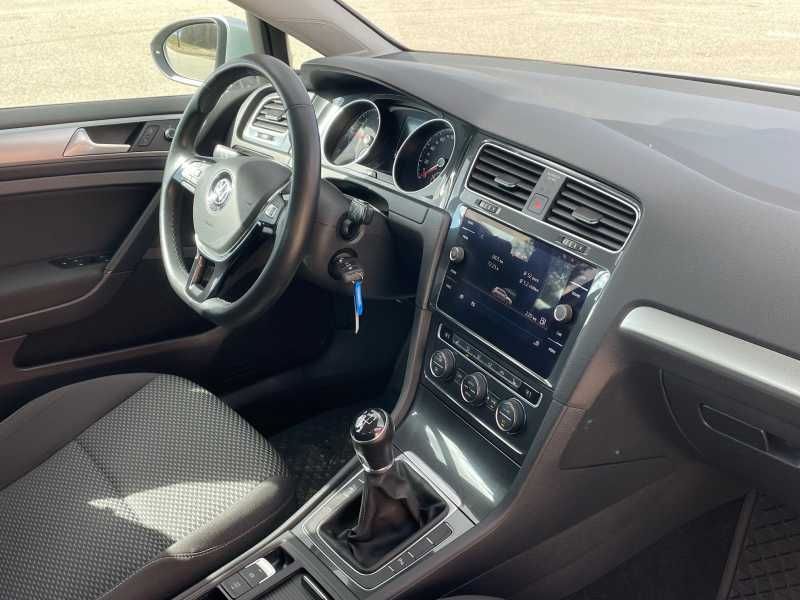 Volkswagen Golf | 6