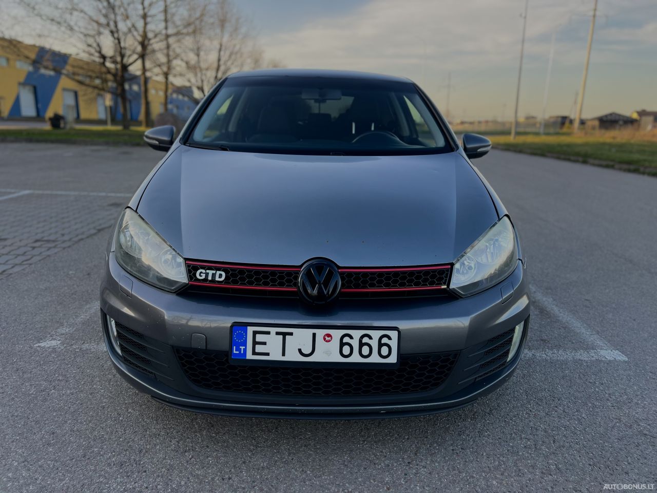 Volkswagen Golf | 2