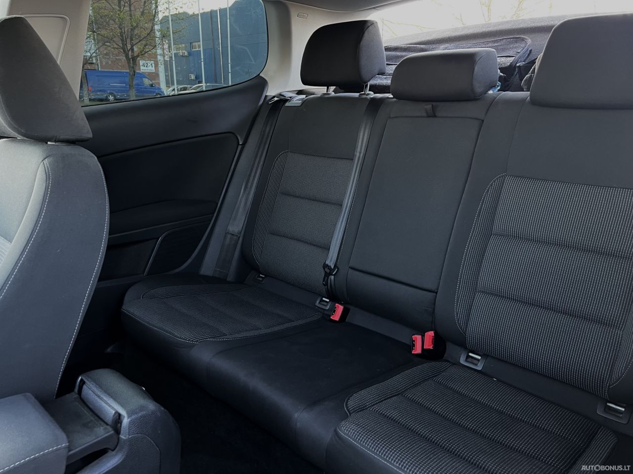 Volkswagen Golf | 9