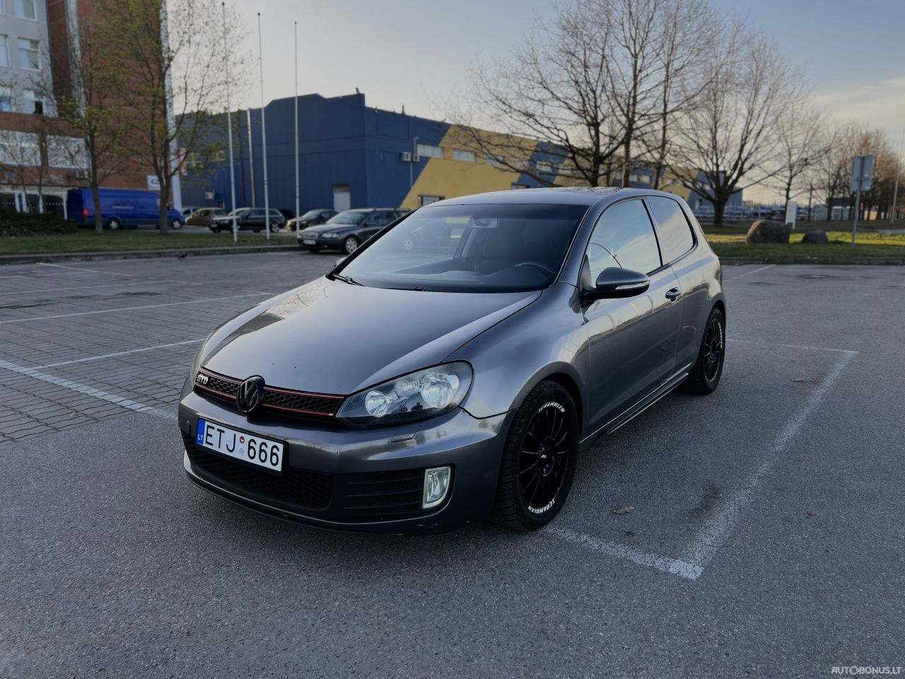 Volkswagen Golf | 1
