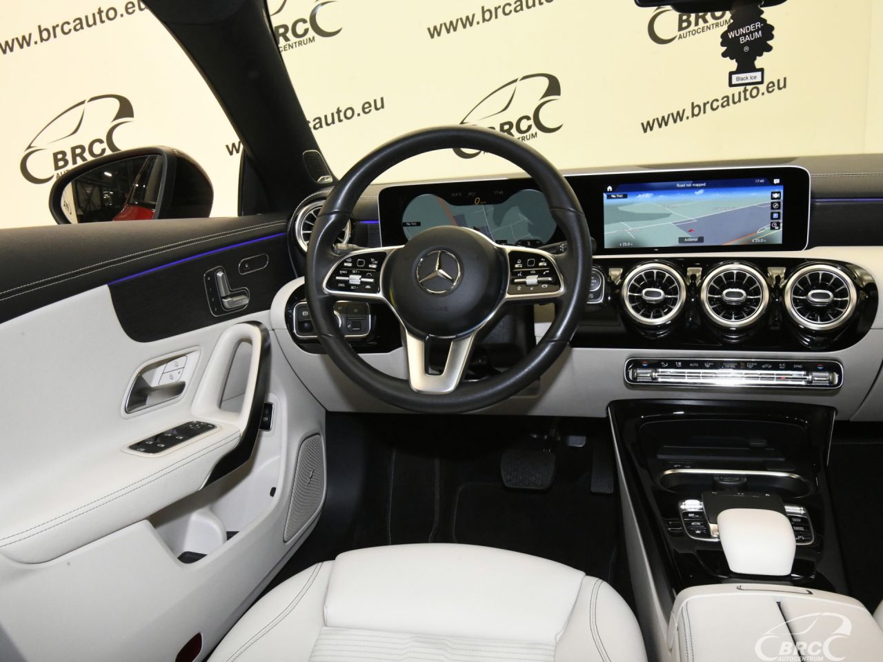 Mercedes-Benz CLA200 | 11