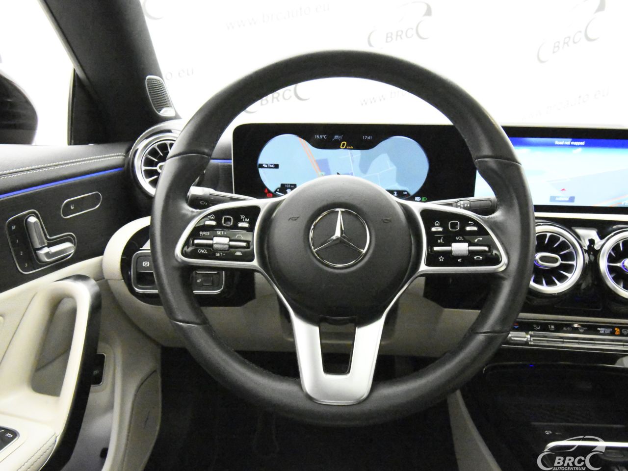 Mercedes-Benz CLA200 | 23