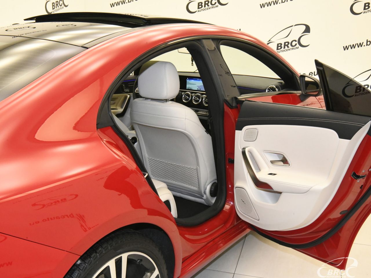 Mercedes-Benz CLA200 | 10