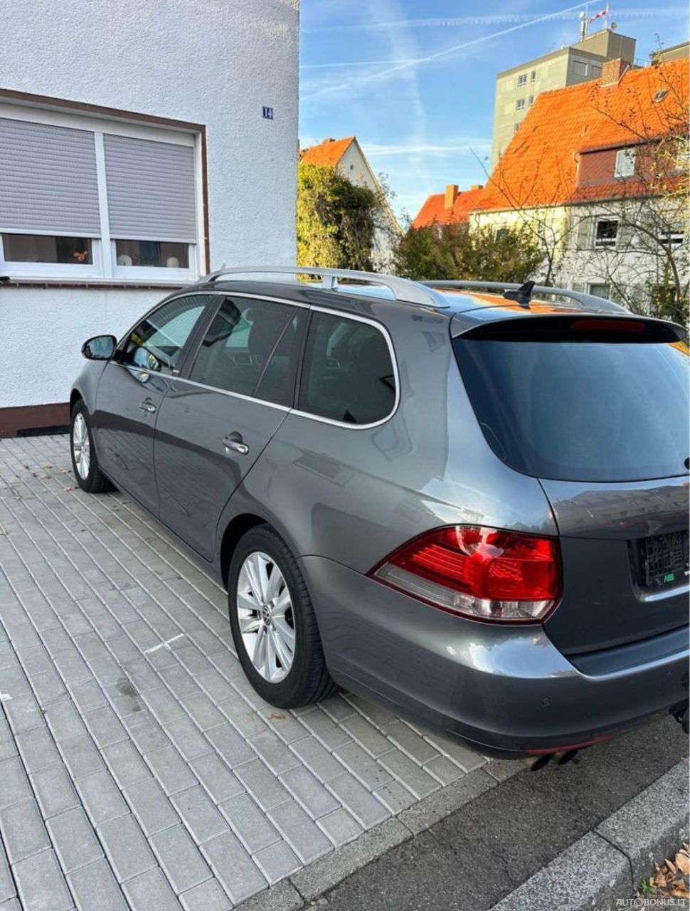 Volkswagen Golf | 10