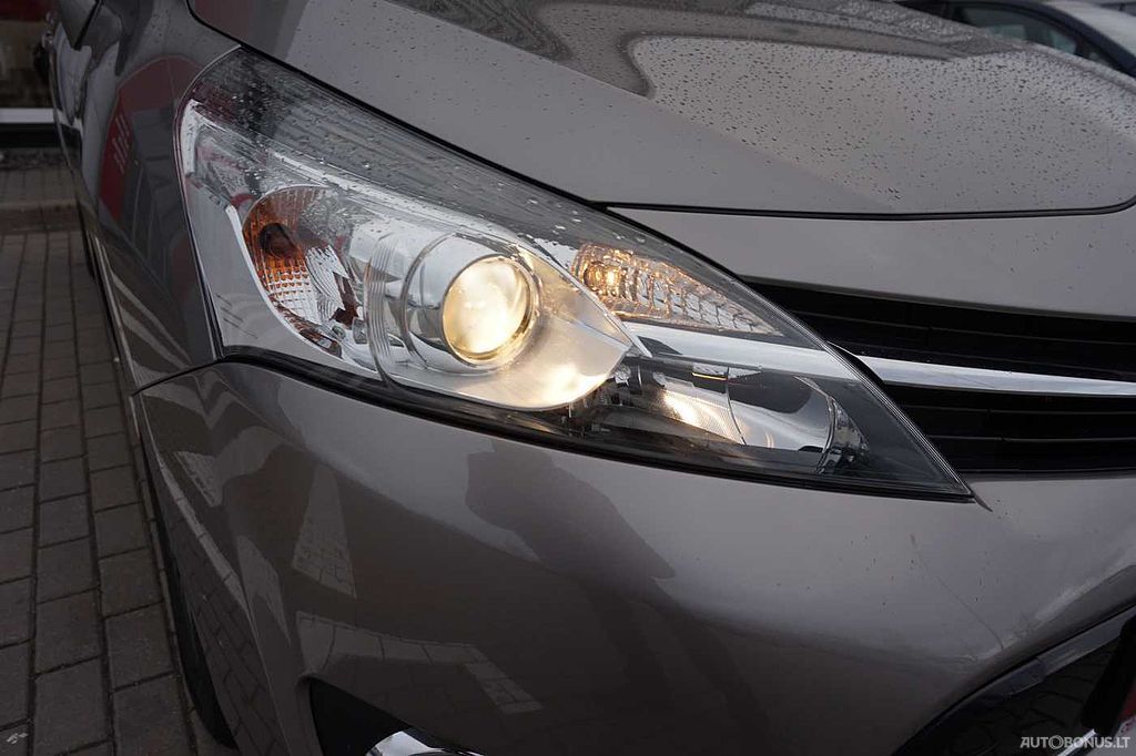 Toyota Verso | 12