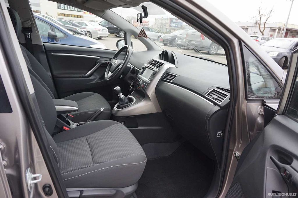 Toyota Verso | 16
