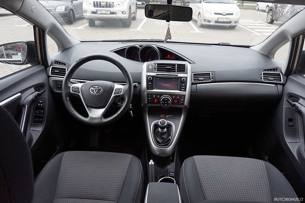 Toyota Verso | 19